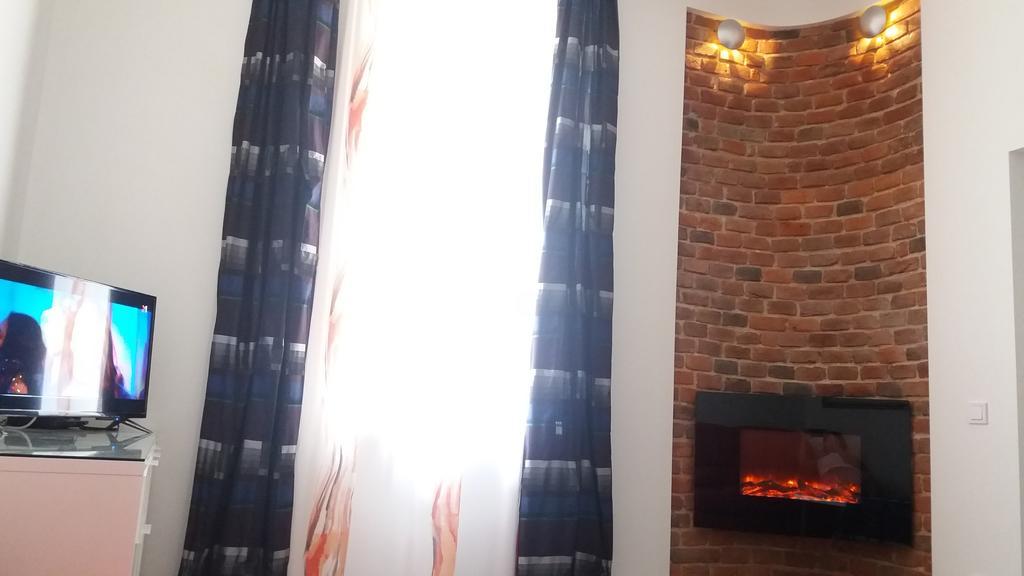 Apartment With Fireplace Lemberg Exterior foto